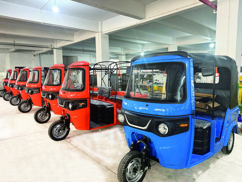 1500W 60V Electric Passenger Tricycle Open Body 4 Seat Three Wheel Vehicle 40km/h 50-70km Range