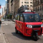 1500W Enclosed Passenger Electric Tricycle 5-7 Seater Closed Cabin E Rickshaw Dual Battery Hydraulic Disc Brake - image 3