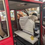 1500W Enclosed Passenger Electric Tricycle 5-7 Seater Closed Cabin E Rickshaw Dual Battery Hydraulic Disc Brake - image 6