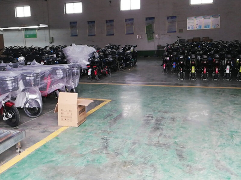 2024 Hot Sale New Adults 60V Electric Tricycle 3-Wheel City Type with Open Body and Baby Seat for Passenger Use