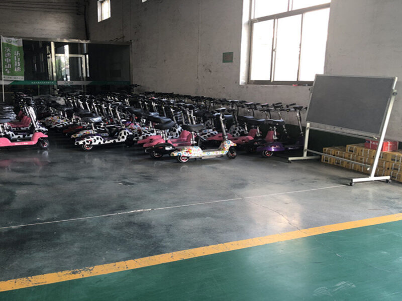 2024 Hot Sale New Adults 60V Electric Tricycle 3-Wheel City Type with Open Body and Baby Seat for Passenger Use
