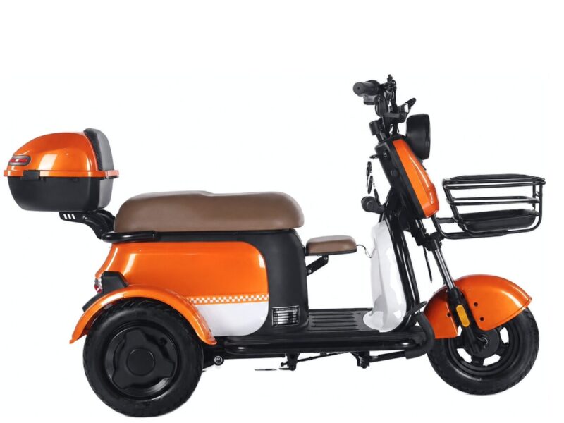 2024 Hot Sale New Adults 60V Electric Tricycle 3-Wheel City Type with Open Body and Baby Seat for Passenger Use