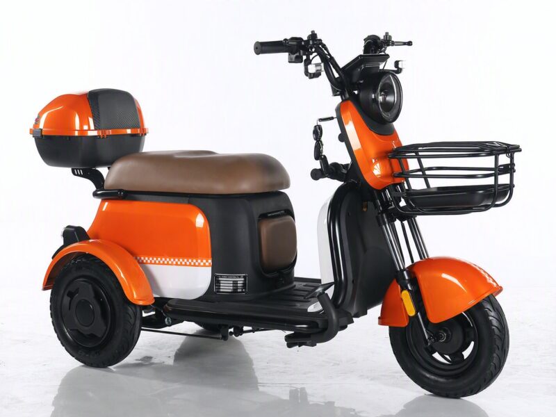 2024 Hot Sale New Adults 60V Electric Tricycle 3-Wheel City Type with Open Body and Baby Seat for Passenger Use