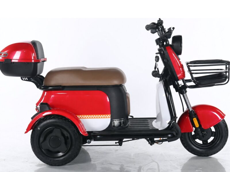 2024 Hot Sale New Adults 60V Electric Tricycle 3-Wheel City Type with Open Body and Baby Seat for Passenger Use