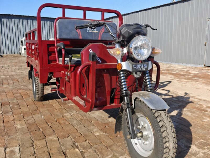 3 Wheels Gasoline Cargo Tricycle Petrol Motorized Fuel Motorcycle 150cc Engine Truck for Adults Transportation with Open Van