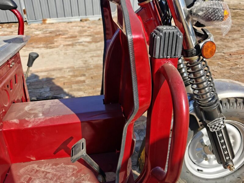 3 Wheels Gasoline Cargo Tricycle Petrol Motorized Fuel Motorcycle 150cc Engine Truck for Adults Transportation with Open Van