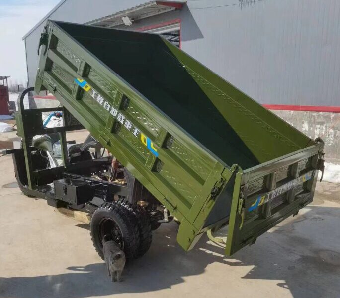 5 Wheel Diesel Dump Truck Tricycle Open Body Motorized Cargo Tricycle 1000kg-2000kg Payload