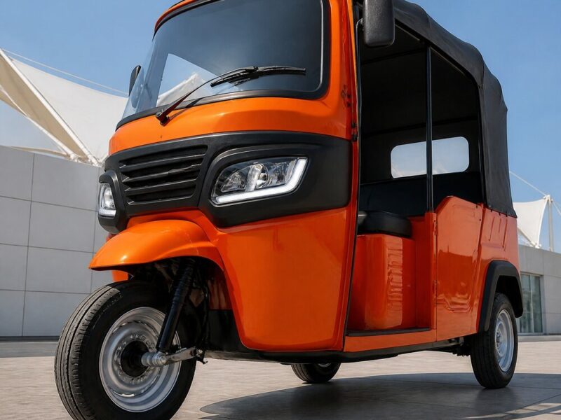 60V Electric Cargo Tricycle Cabin Tipper Truck 500kg Capacity Farm Delivery Vehicle