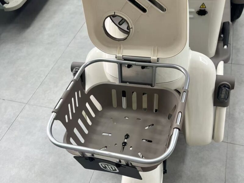 60V Electric Tricycle for Adults Seniors 3 Passengers Open Steel Frame 200kg Payload 50-70km Driving 50km/h Speed 3-5h Charging
