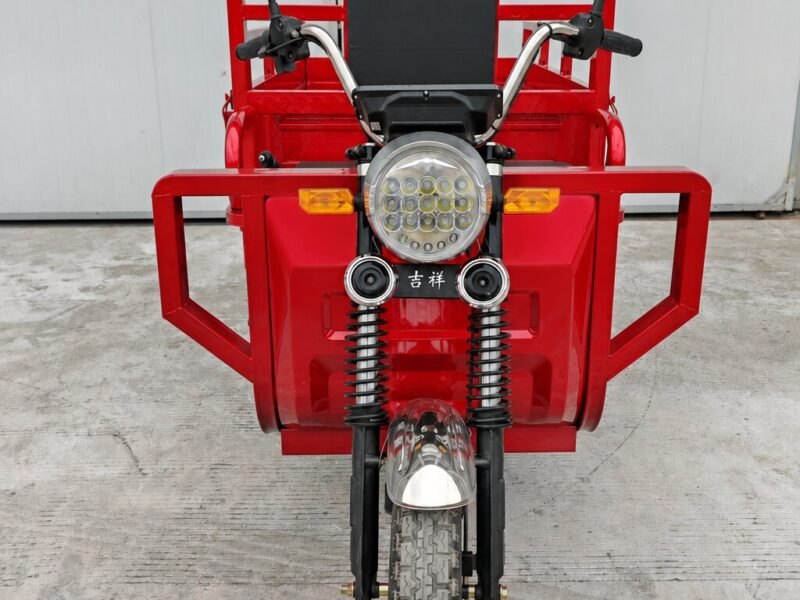 China Electric Three-Wheel Adult Tricycle Motorcycle 60v Motorized Tricycles Featuring a 400 kg Payload
