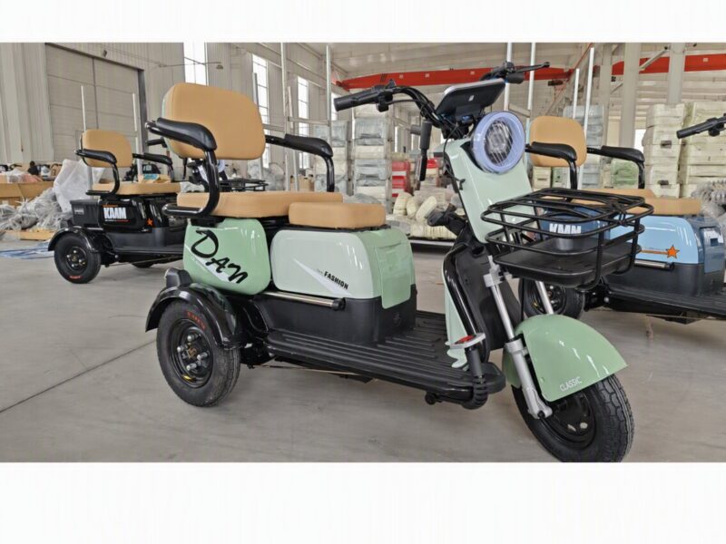 China Made 3-wheel Solar Power Electric Tricycle for Adult 3 Wheels Electric Scooter for Elderly Passengers on Sale