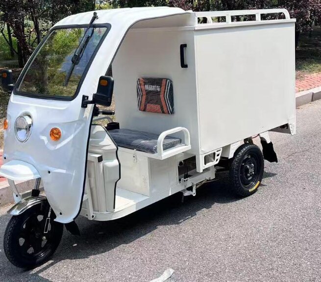 China New Style Factory Direct Selling Full Suspension Electric Cargo Trike Open Body 400kg Payload 60V