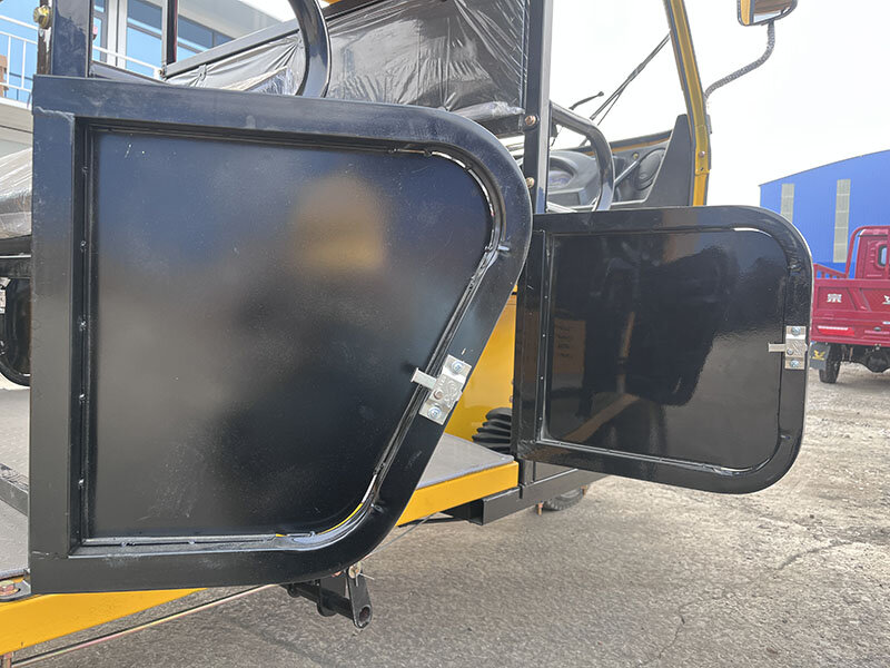 Commercial Passenger Carrying Electric Taxi Vehicle Three Wheel Tricycle