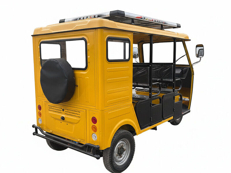 60V Electric Passenger Tricycle 801-1000W Open Body Tuk Tuk 50-70km Range 4.5-12 Tires