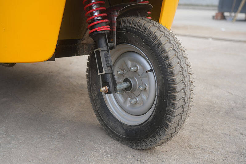 60V Electric Passenger Tricycle 801-1000W Open Body Tuk Tuk 50-70km Range 4.5-12 Tires