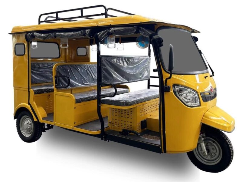 Export Electric Tricycle Three-row Seat Tuk-Tuk Open Body Electric Sightseeing Car with 400kg Payload and 30km/h Speed