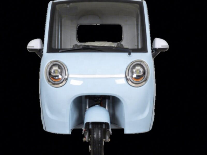 Mini Electric Closed Tricycle with Four Doors Three Wheels >1000W Power 30-50Km/h Speed for Adult Passenger