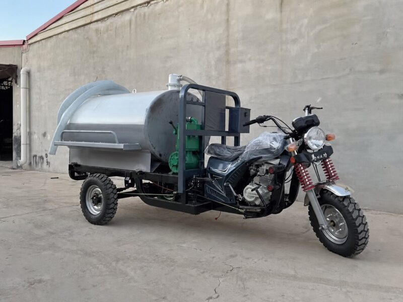 New 200cc Engine 1500L Capacity Gasoline Motorized Open-Air Agricultural Water Tank Tricycle 1000W Independent Water Pump Cargo