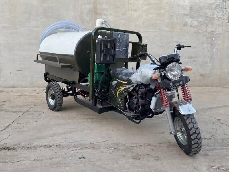 New 200cc Engine 1500L Capacity Gasoline Motorized Open-Air Agricultural Water Tank Tricycle 1000W Independent Water Pump Cargo