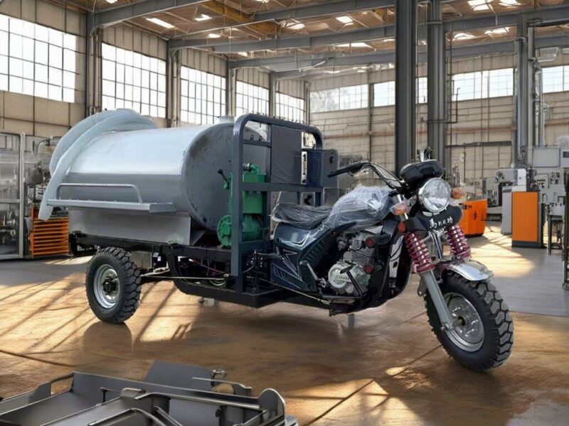 New 200cc Engine 1500L Capacity Gasoline Motorized Open-Air Agricultural Water Tank Tricycle 1000W Independent Water Pump Cargo