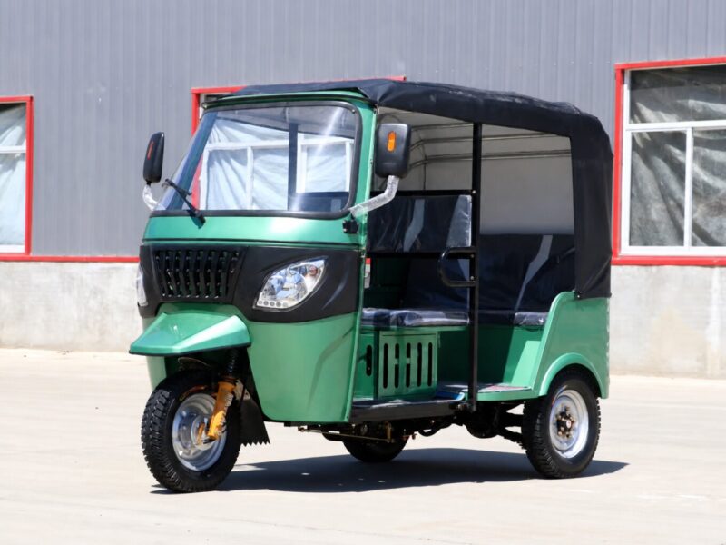 Comfortable Seats Closed Body 6 Passengers High Payload Fuel Powered Gasoline Tuk Tuk Petrol Three Wheeled Motorcycle
