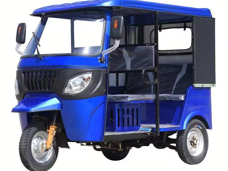 Passenger-Carrying Taxi Gasoline Powered Tricycle Tuk Tuk Taxi Petrol Motorcycle Gasoline Tricycles
